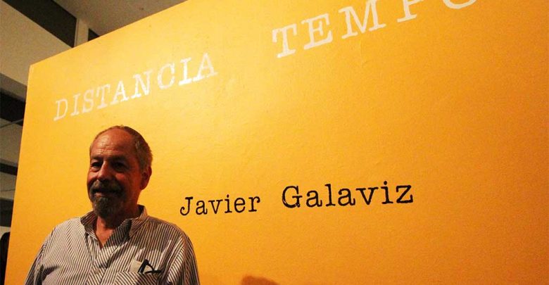 Con su nueva exposición Distancia Temporal, ofrece un diálogo entre paisajes, luz y tiempo, inspirada en la ciudad de Tijuana y permanecerá en exhibición hasta el mes de julio