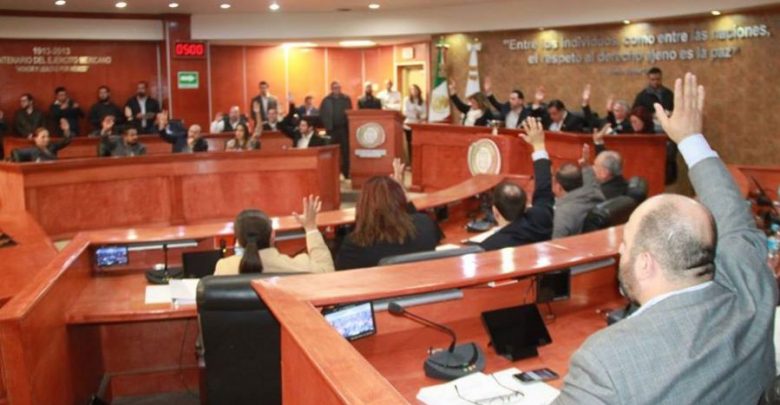 El Congreso del Estado, de mayoría panista, aprobó este lunes ampliar de dos a cinco años la duración de la próxima gubernatura